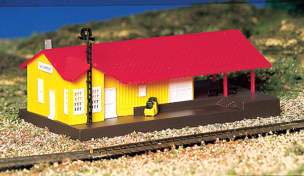 160-45907 Bachmann N Freight Station