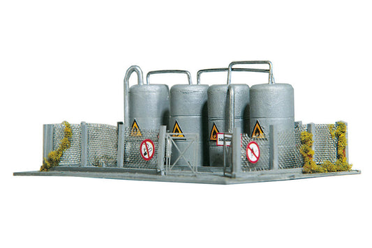 Warwick Oil Tanks, Building Kit (N-Scale)