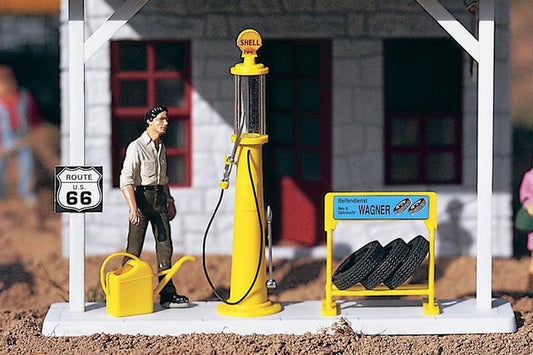 Antique Gas Pump and Accessories (G-Scale)
