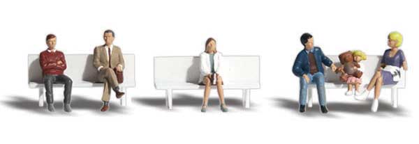 785-1861 WS HO Bus Stop People