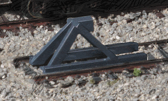 933-2605 Walthers N Track Bumpers -- Dark Gray