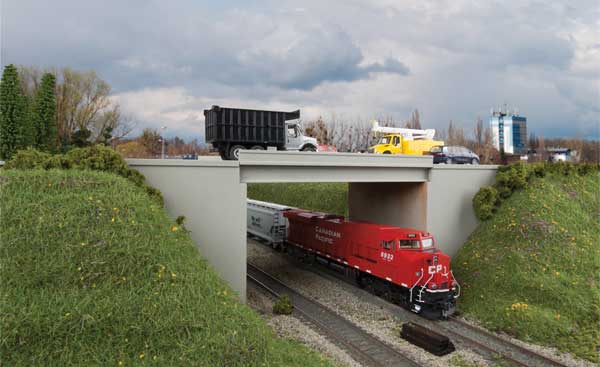 933-4566 Walthers HO Modern Concrete Overpass