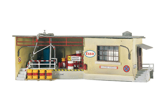 Classic Line Tank Station Office, Building Kit (HO-Scale)
