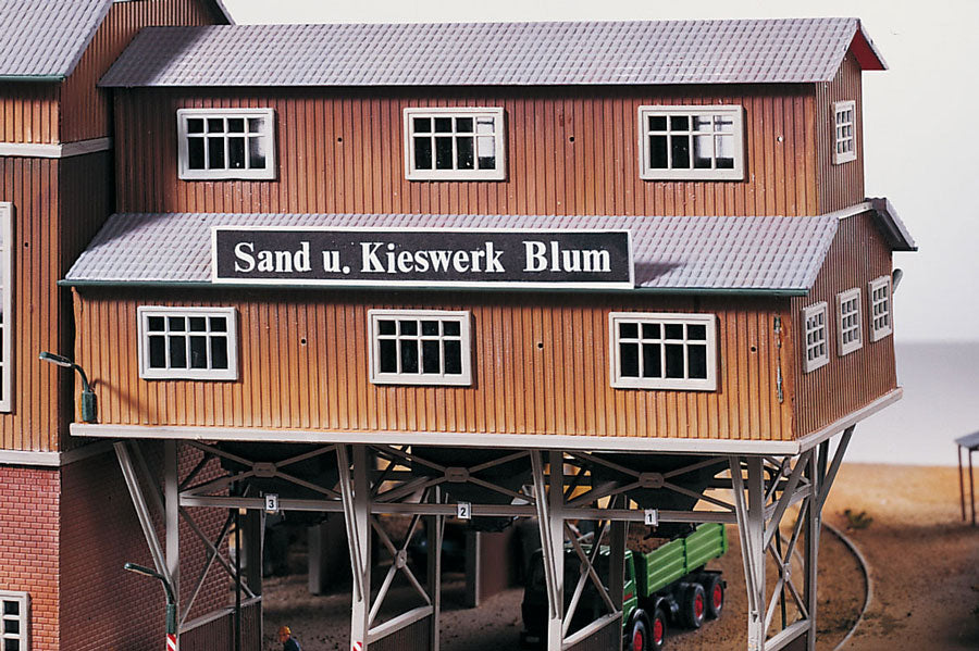 Classic Line Sand Works Loading Bridge, Building Kit (HO-Scale)
