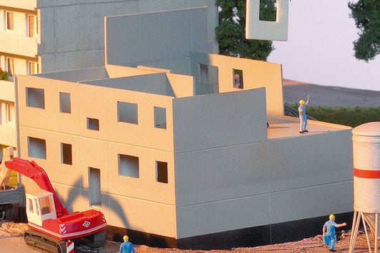 Classic Line Prefab Apartment Under Conctruction, Building Kit (HO-Scale)