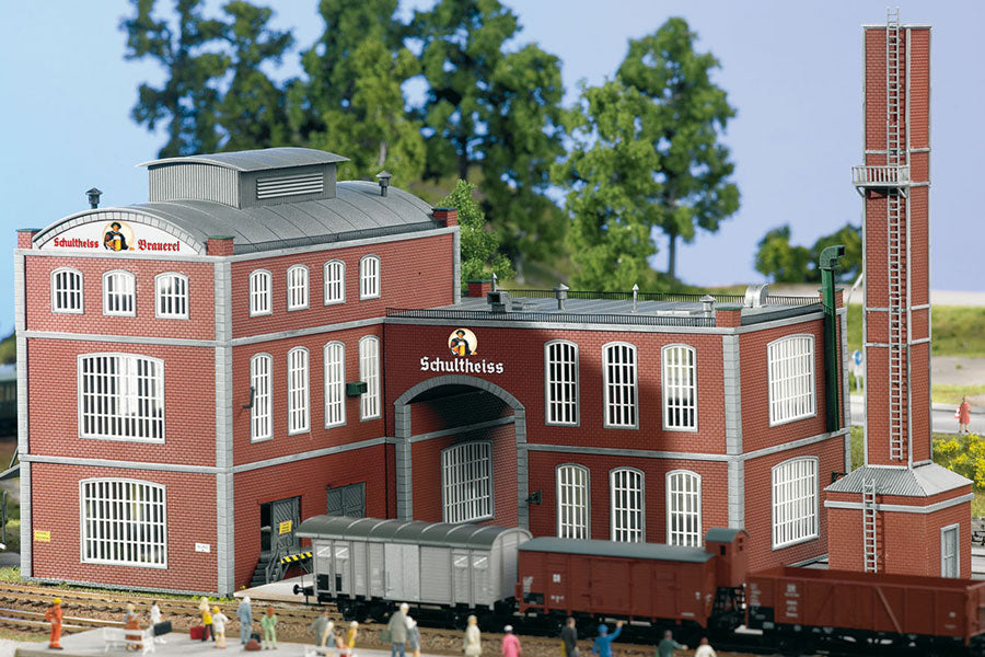 Classic Line Schultheiss Brewery, Building Kit (HO-Scale)