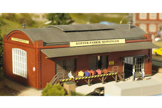 Hobby Line Peters Gig Bags & Cases Factory, Building Kit (HO-Scale)