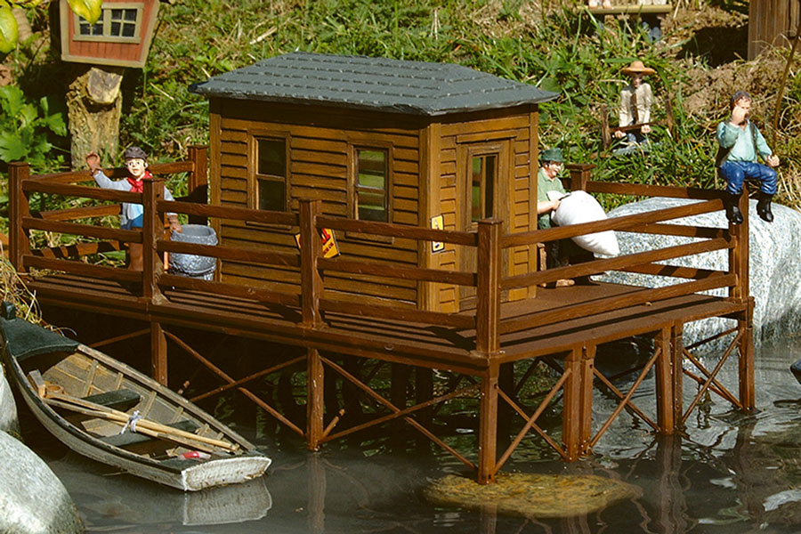 PIKO 62262 Brads Fishing Cabin, Building Kit (G-Scale) – Reed's Hobby Shop