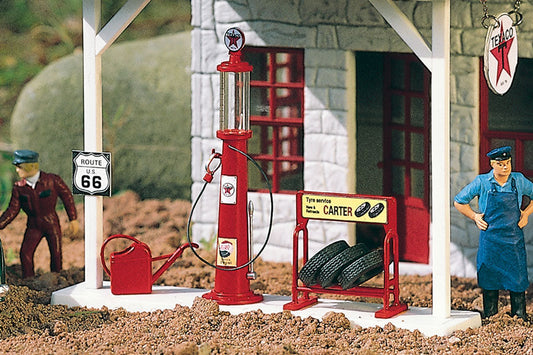 TEXACO Gas Pump and Accessories (G-Scale)