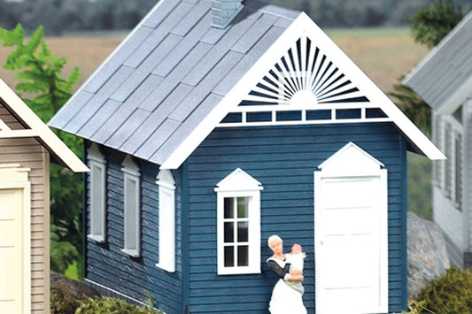 Washburns Gingerbread House Built-Up Building (G-Scale)