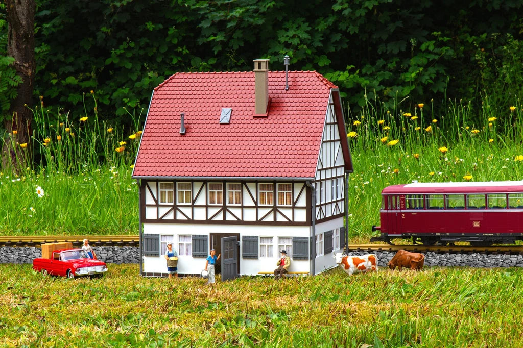 65002 PIKO G Half-Timber House
