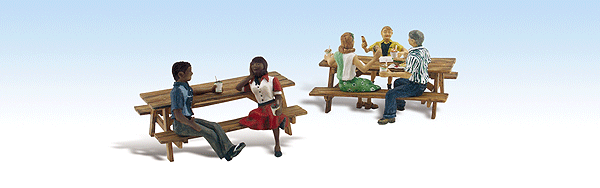 785-1939 WS HO Outdoor Diners