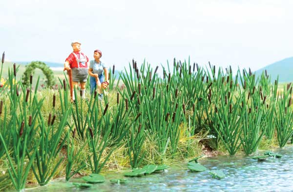 949-4179 Walthers HO Cattails
