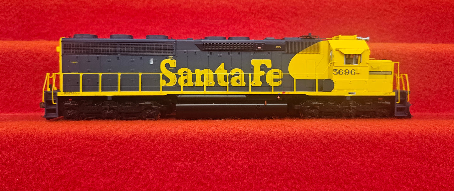 ATHG86187 Athearn HO SD45-2 with DCC & Sound - SF #5696